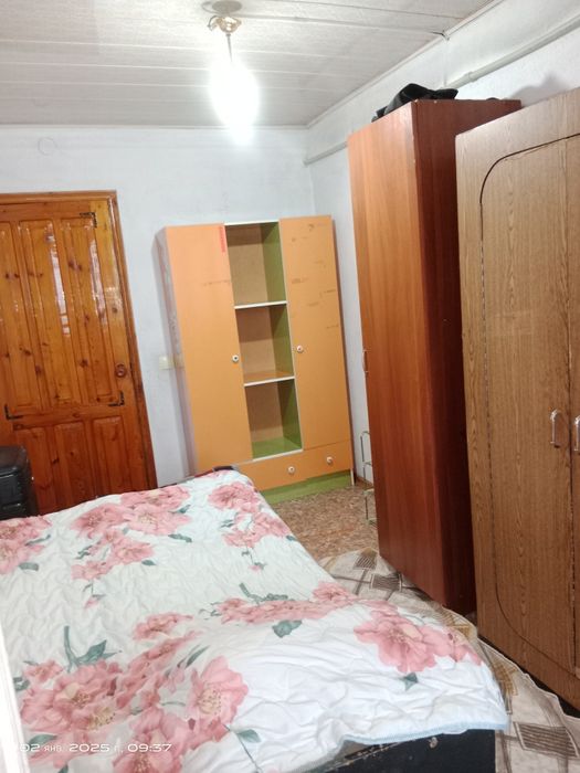 Возьму одну девушку в квартиру