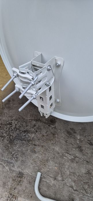 Сателитна антена/чиния.