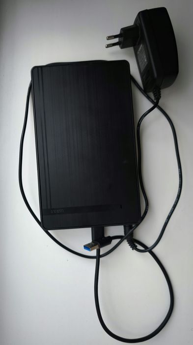 Жёсткий диск с корпусом.