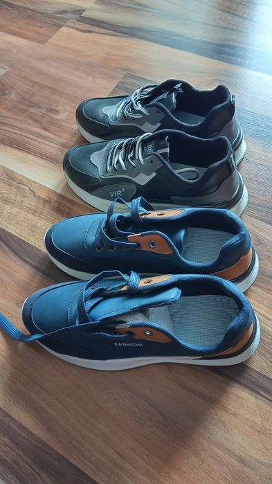 Vând Adidași noi nepurtati mărimea 42