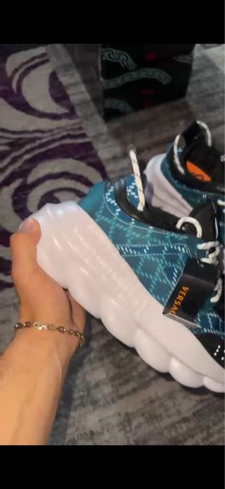vand versace chain reaction