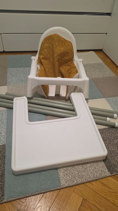 Scaun de masa Ikea cu perna pentru bebe