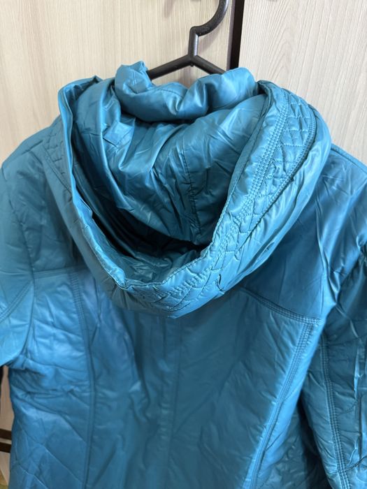 Куртка новая продам