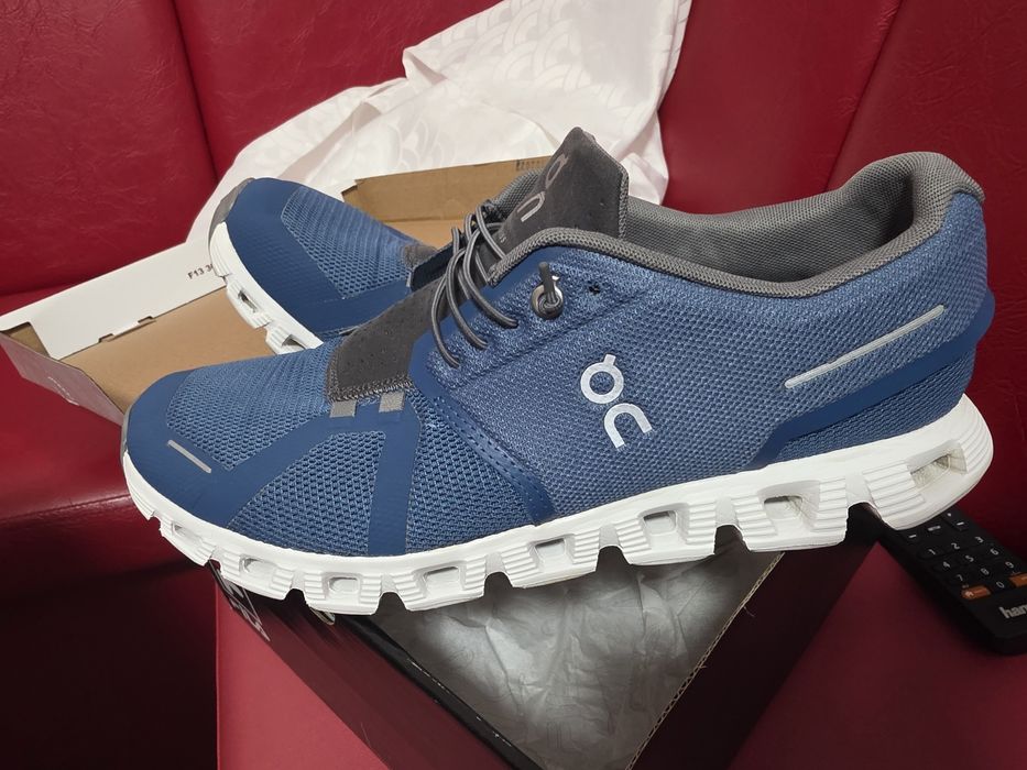 Adidasi ON running cloud 6