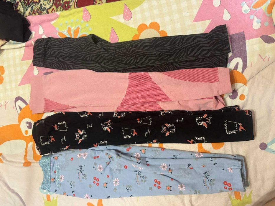 Комплекти, рокли, гащеризони и други дрехи