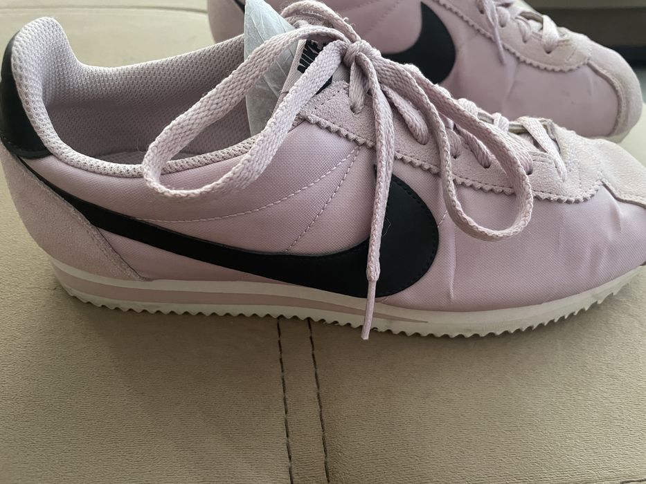 Маратонки Nike.