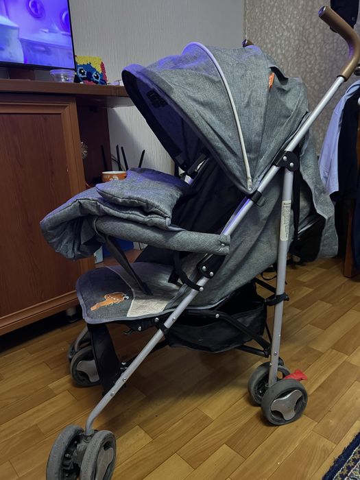 Продам прогулочную коляску трость