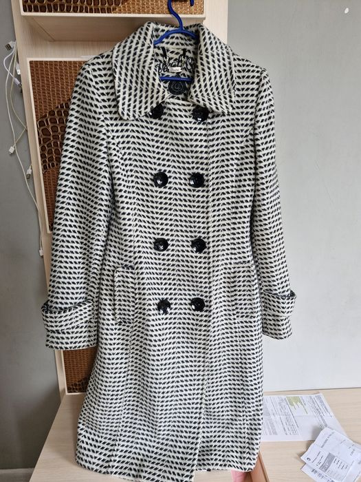 Отдам пальто демисизонное