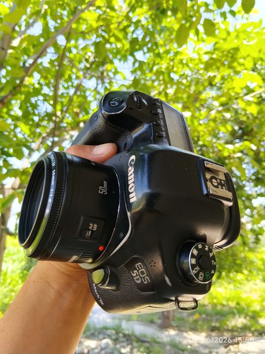 Canon 5D mark3 sotiladi obektiv 50mm 1.8