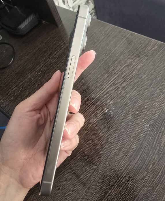 Продам iPhone 15 Pro Max