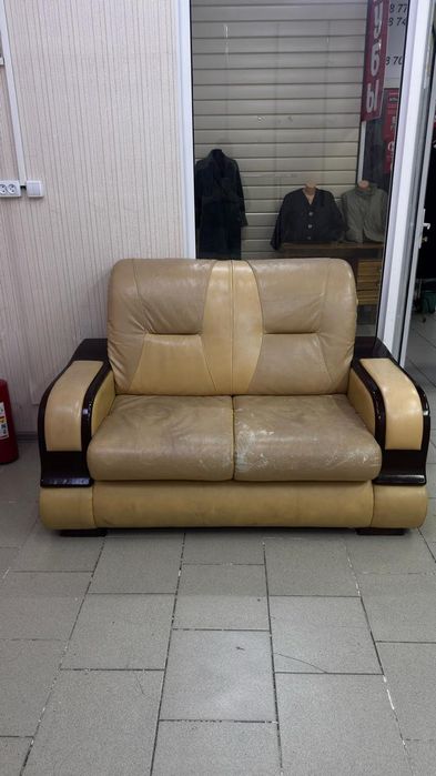 Диван-кресло кожаный