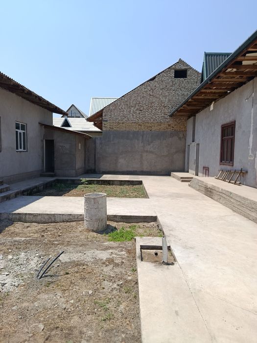 Kamolotda uy sotiladi