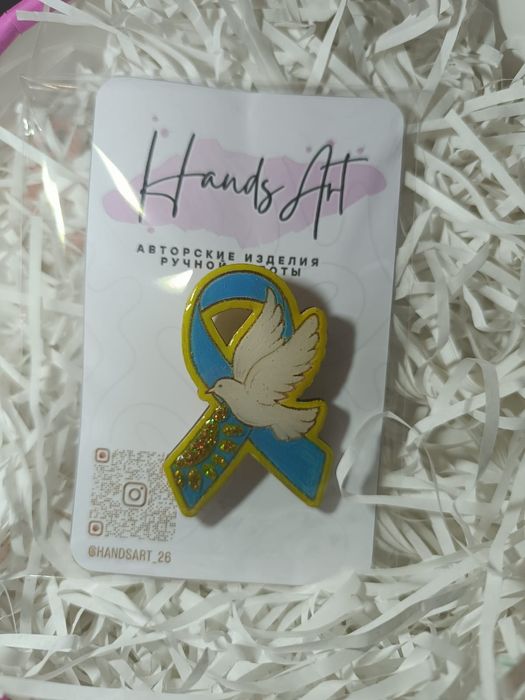 Праздничная брошь (ручная работа)