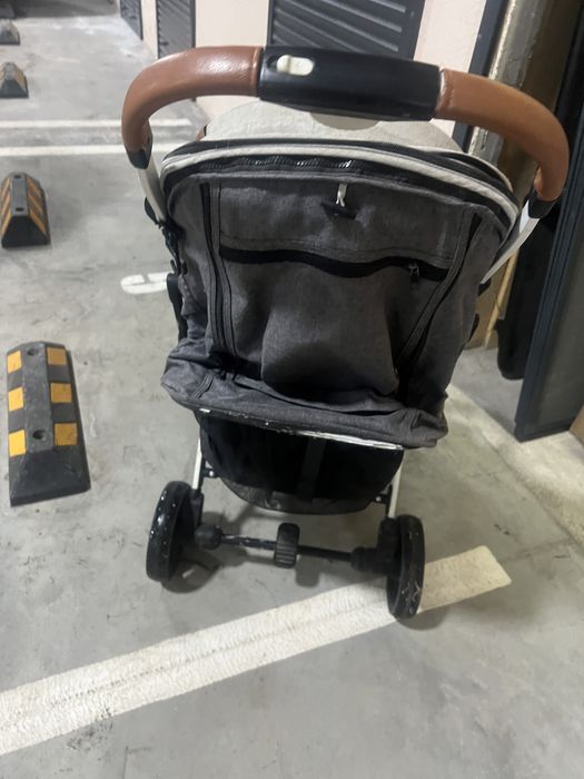 Продам коляску б/у  , легко собирается