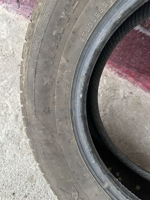Шины зимние 2 шт.