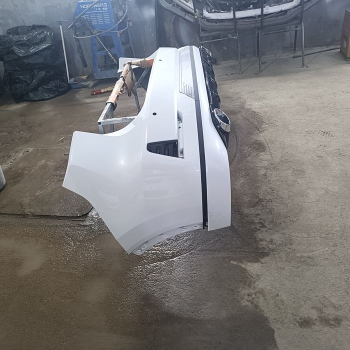 Продам задный бампер