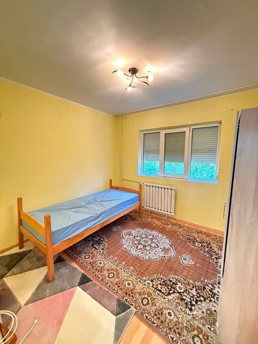Apartament decomandat 3 camere , zona Decebal