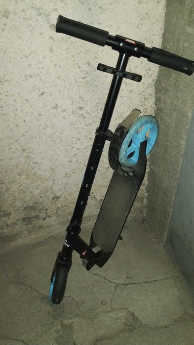 Колело и две тротинетки