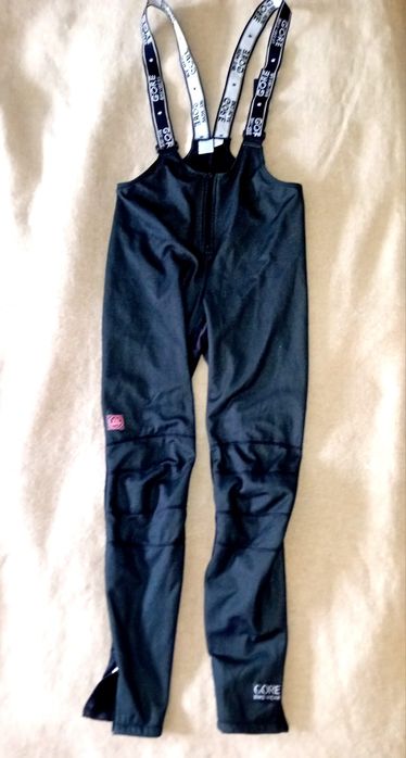 Pantalon din membrană stop wind.