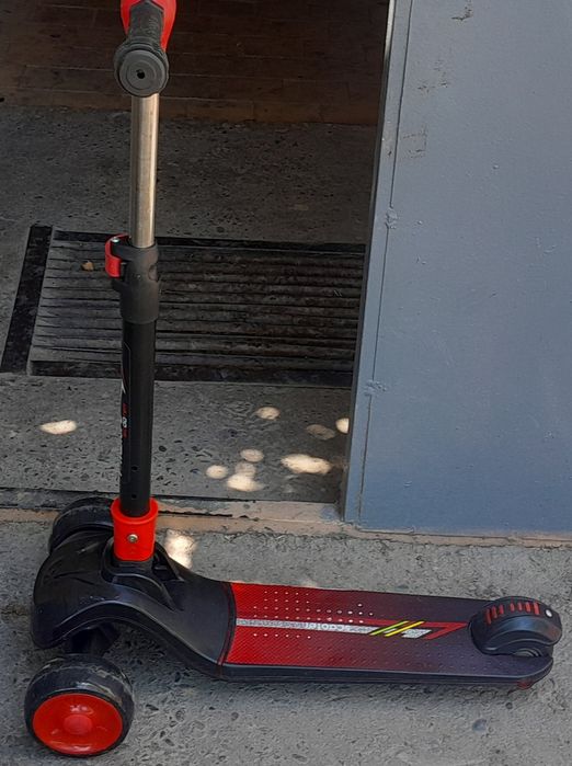 Детский трёхколёсный велосипед