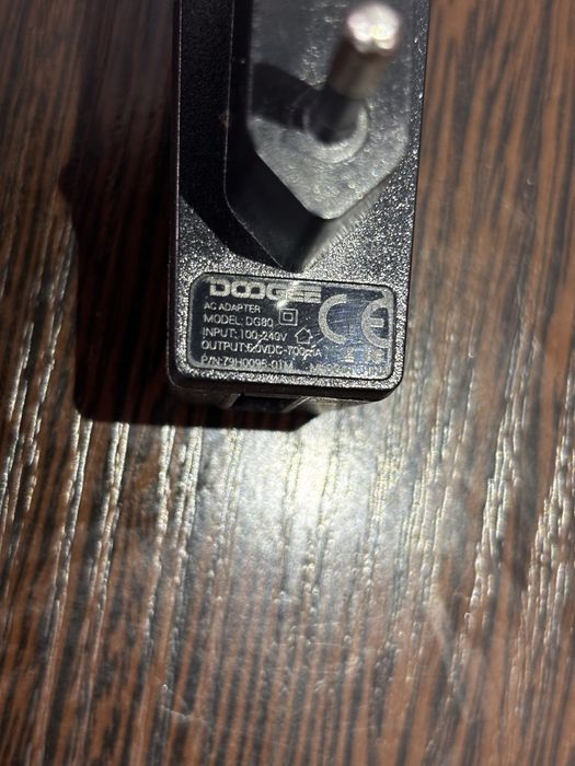 Оригинальное сетевое зарядное устройство DOOGEE (5V / 0.7A)