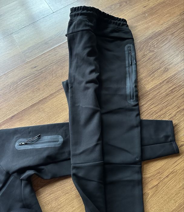 Мъжки,памучен,черен екип Nike,с активен,заден джоб на долнището