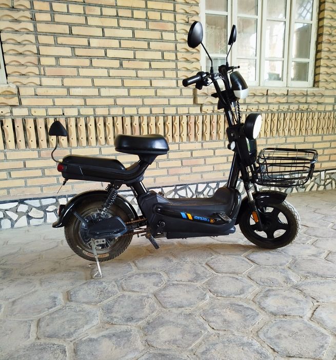 Sotiladi. 2 ta pulti bor. Oʻzini zaryadchigi bilan. Xolati ideal.