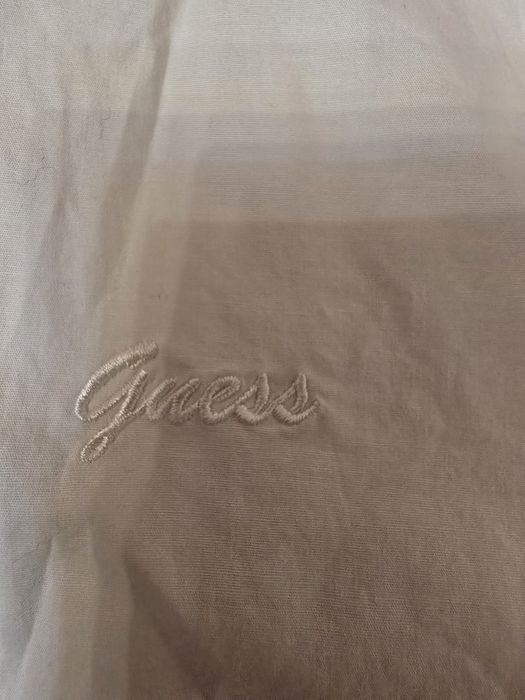 Продавам ризка Guess