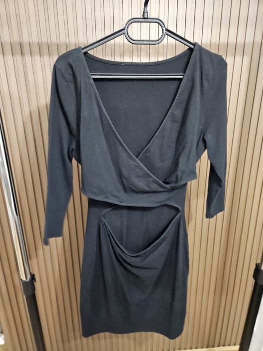 Продавам дамски рокли