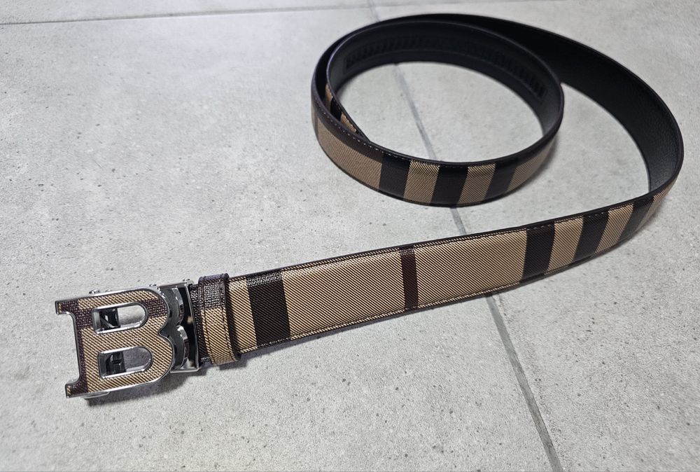 Curea Burberry de calitate