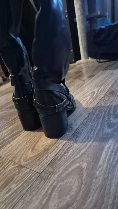 Продам женские зимние сапоги