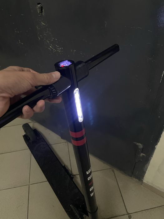 Продам электросамокат