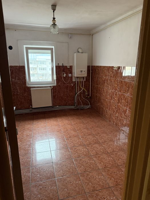 Apartament 4 camere, Onesti, zona de jos, 90mp, 2 bai, 2 balcoane