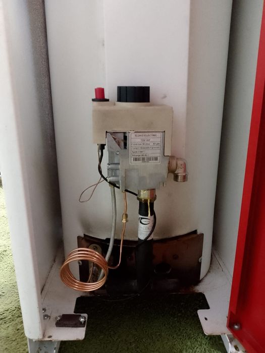 Продам б/у газовый котел