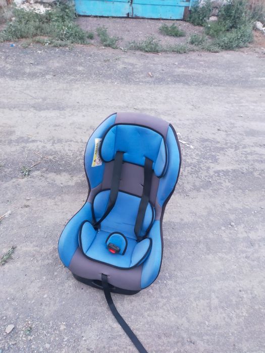 Продам автомобильное детское кресло