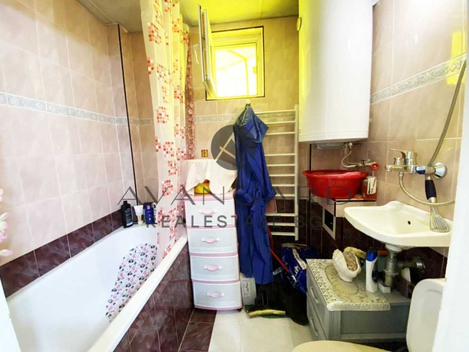 Продава се Тристаен апартамент в Пловдив, Кършияка - 110 кв.м за 1819 €/кв.м - Снимка #8