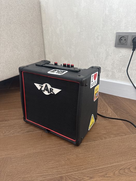 Комбоусилитель ZAR E-10