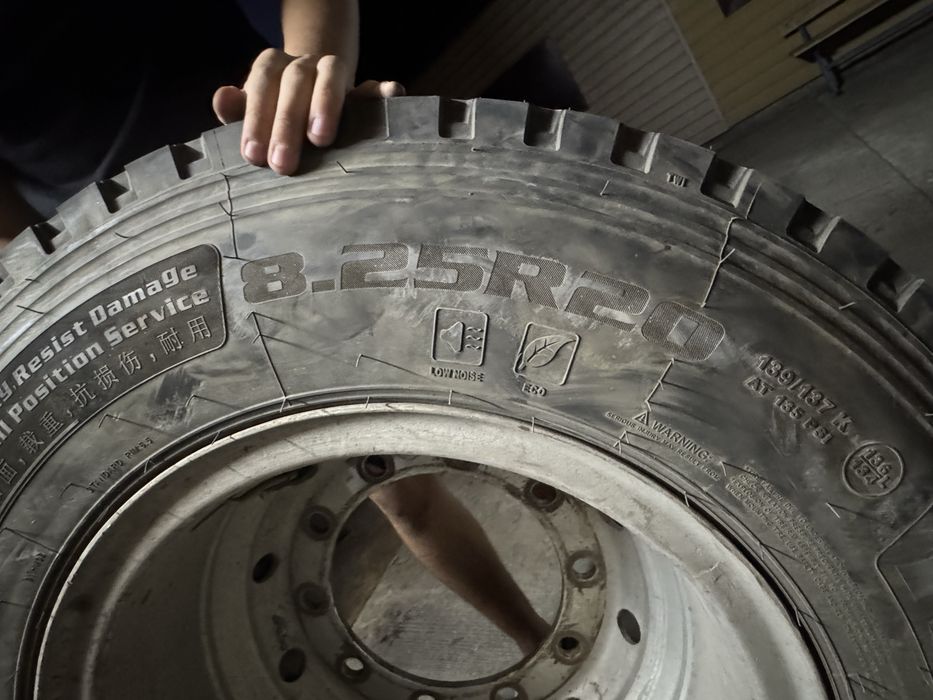 Продам колесо  8.25/R20