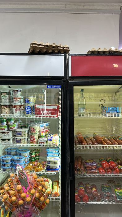 Холодильник витринный,для напитки