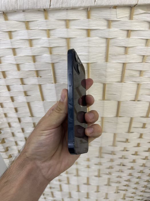 Продам Телефон Айфон 13 256Gb