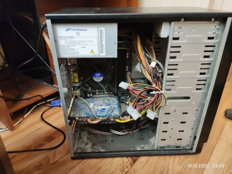 Продам ПК , тянет игры