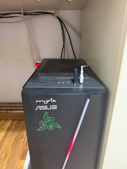 Pc Asus de gaming - stare foarte buna