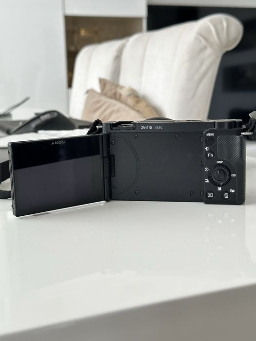 Фотокамера Sony ZV-e10 kit