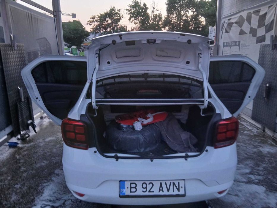 Vand Dacia Logan ALB motor 1.0 benzina+GPL