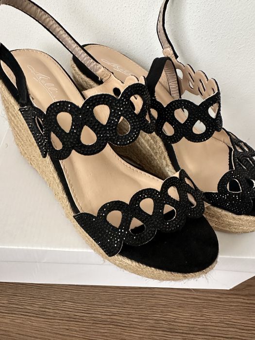 Sandale cu platforma