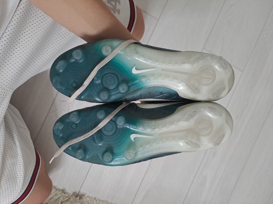 Продам бутсы 42 размер