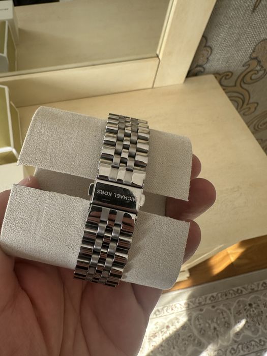 часы Michael Kors в оригинале почти новые