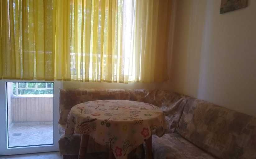 Дава се под наем Двустаен апартамент в Бургас, Възраждане - 40 кв.м за 150 € - Снимка #1