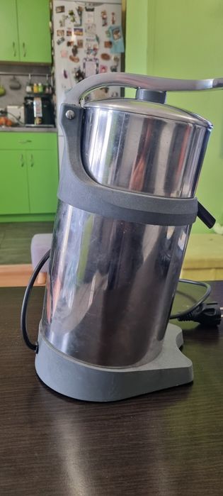 Професионална цитруспреса, сокоизстисквачка " DIHR "