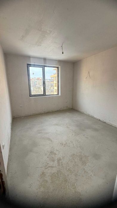 Тристаен апартамент в луксозна сграда сАКТ 16!